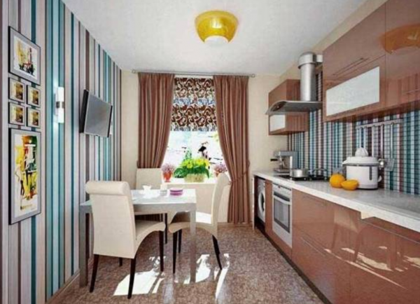 Dinding dengan pola garis-garis vertikal